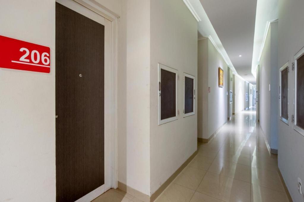 Raffleshom Hotel Bandung Exterior foto