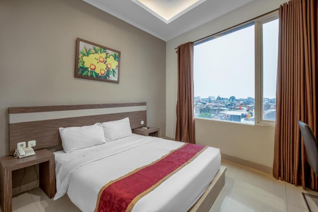 Raffleshom Hotel Bandung Exterior foto